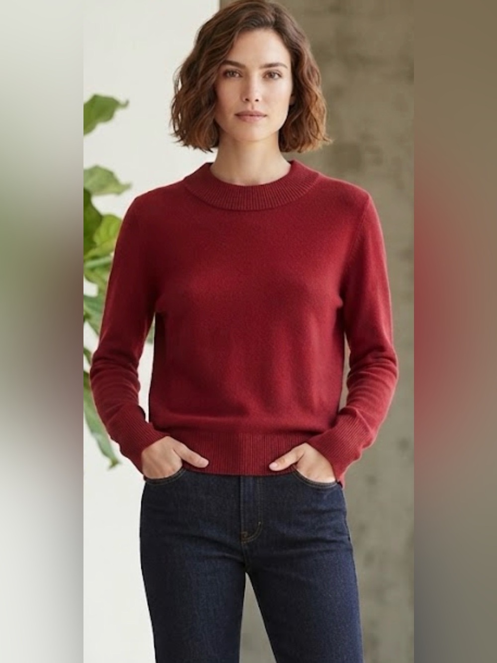 Vintage Sag Harbor Crewneck Sweater in Deep Red. Size L.